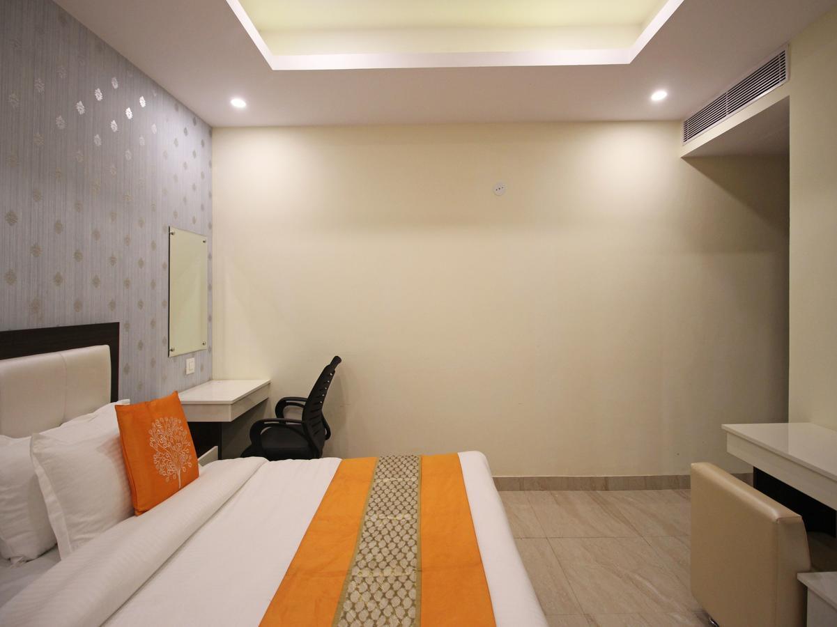 Oyo 8132 Hotel Kukreja Dehradun Exterior photo