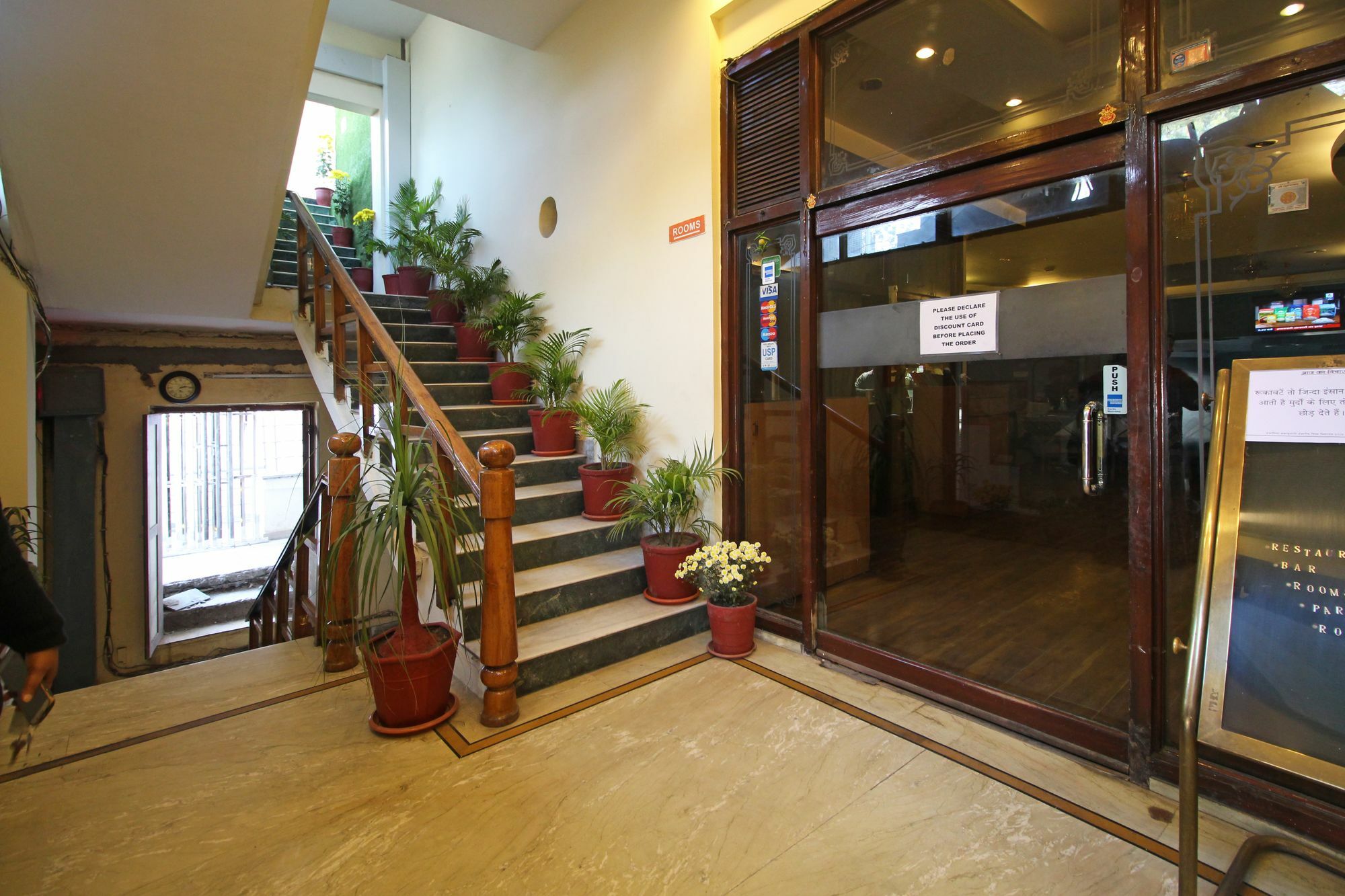 Oyo 8132 Hotel Kukreja Dehradun Exterior photo